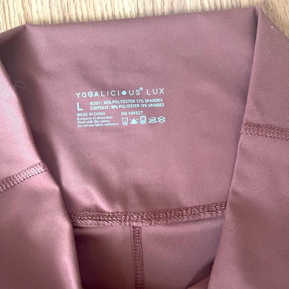 New Yoga-licioUs Lux Crossover Flare Leggings Black Sz Large Copper Iron PY71067 - Picture 3 of 11